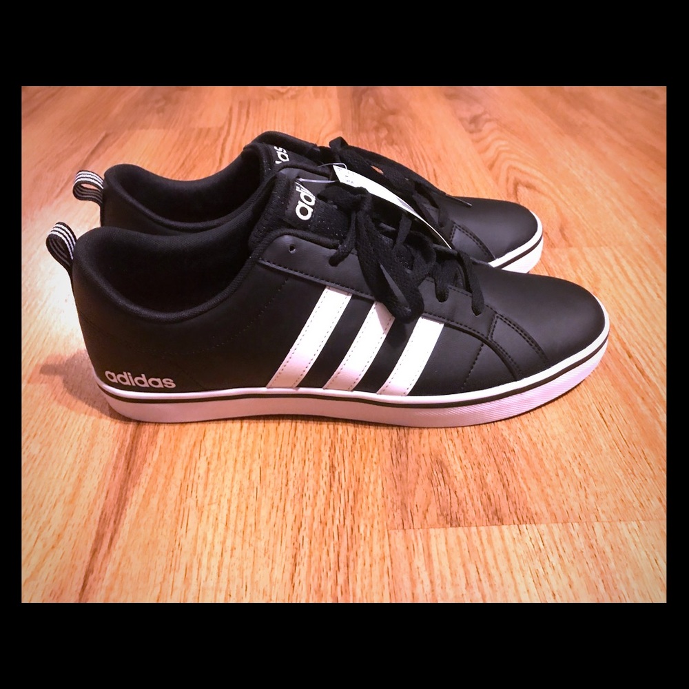 Men’s Adidas Size 11.5